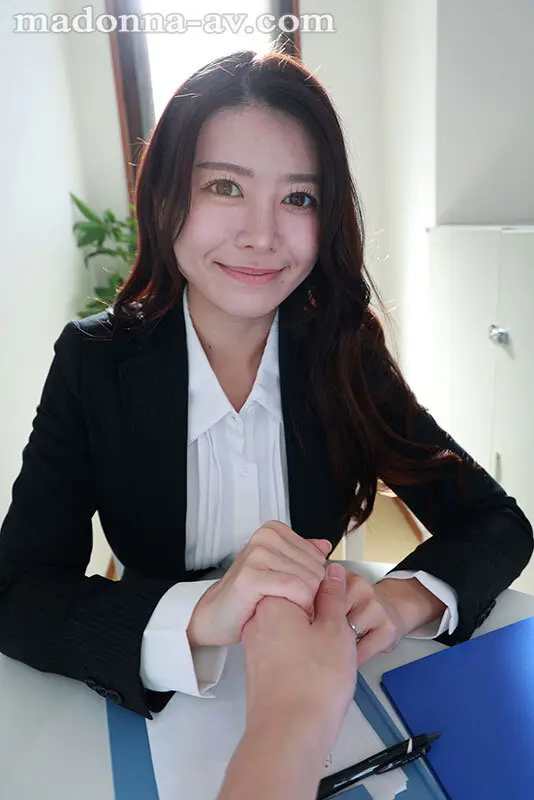 【VR】篠原いよ 初VR Hカップのズルい程イイオンナを目の前で体感できる超高画質8K 「私、あなたのせいでもっと敏感になっちゃった…」 産後、感度が上がった部長の嫁・いよさんと不倫関係の僕は 月に1度、部長が地方出張の度に種付け中出しを続けています。 画像3